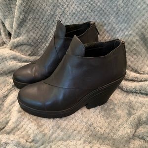 Eileen Fisher Cosmos Bootie - Black size 6
